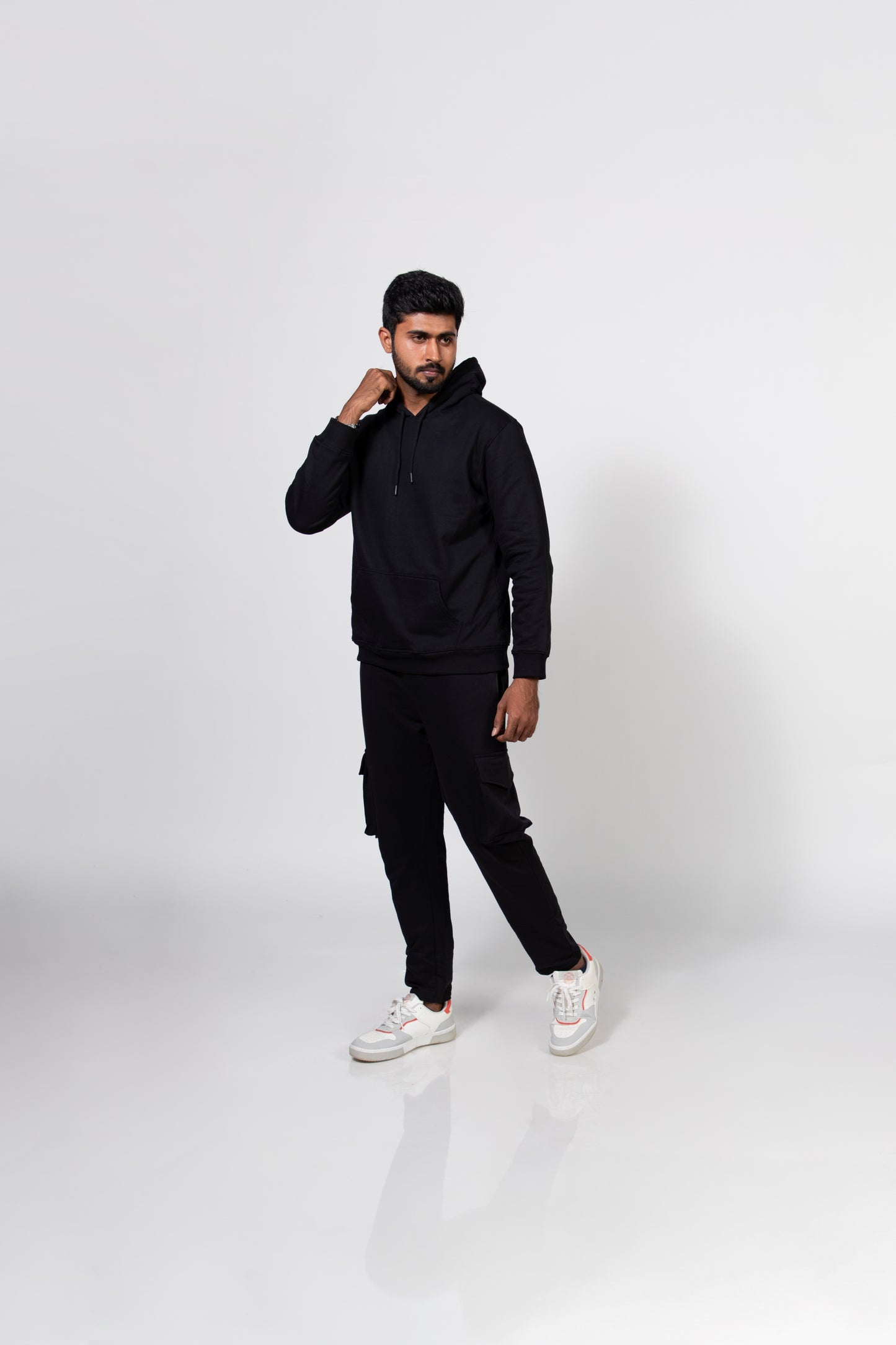 Urban Finesse | Solids Hoodie Black t-shirt